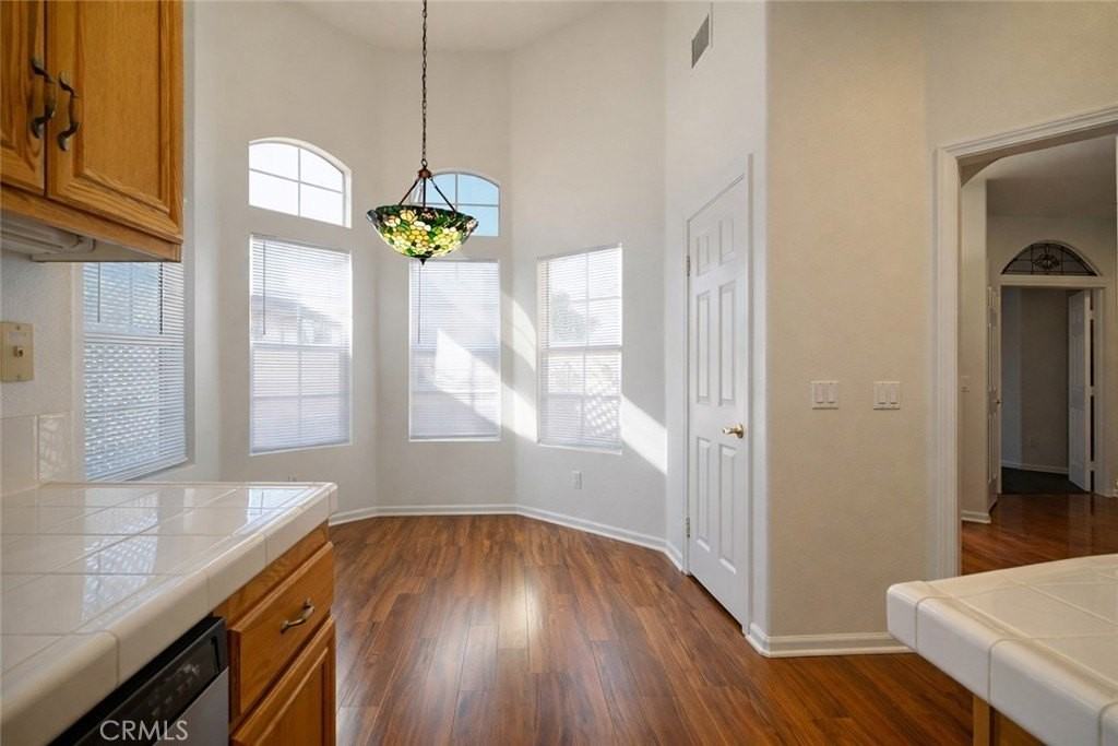 23235 Continental Dr - Photo 6 of 19