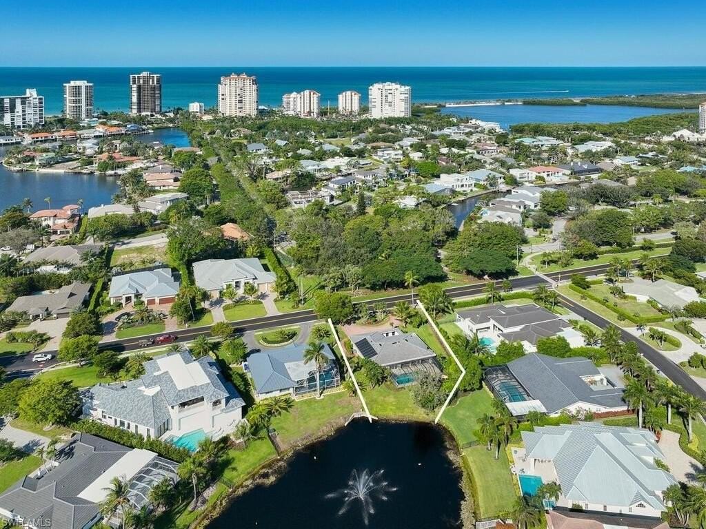 4916 Crayton Rd - Photo 2 of 34