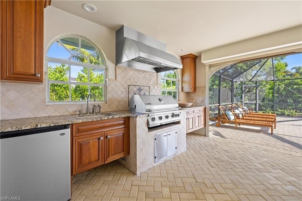 4916 Crayton Rd - Photo 6 of 34