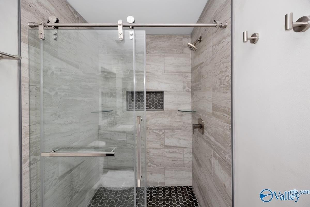 318 Dovington Dr - Photo 7 of 35