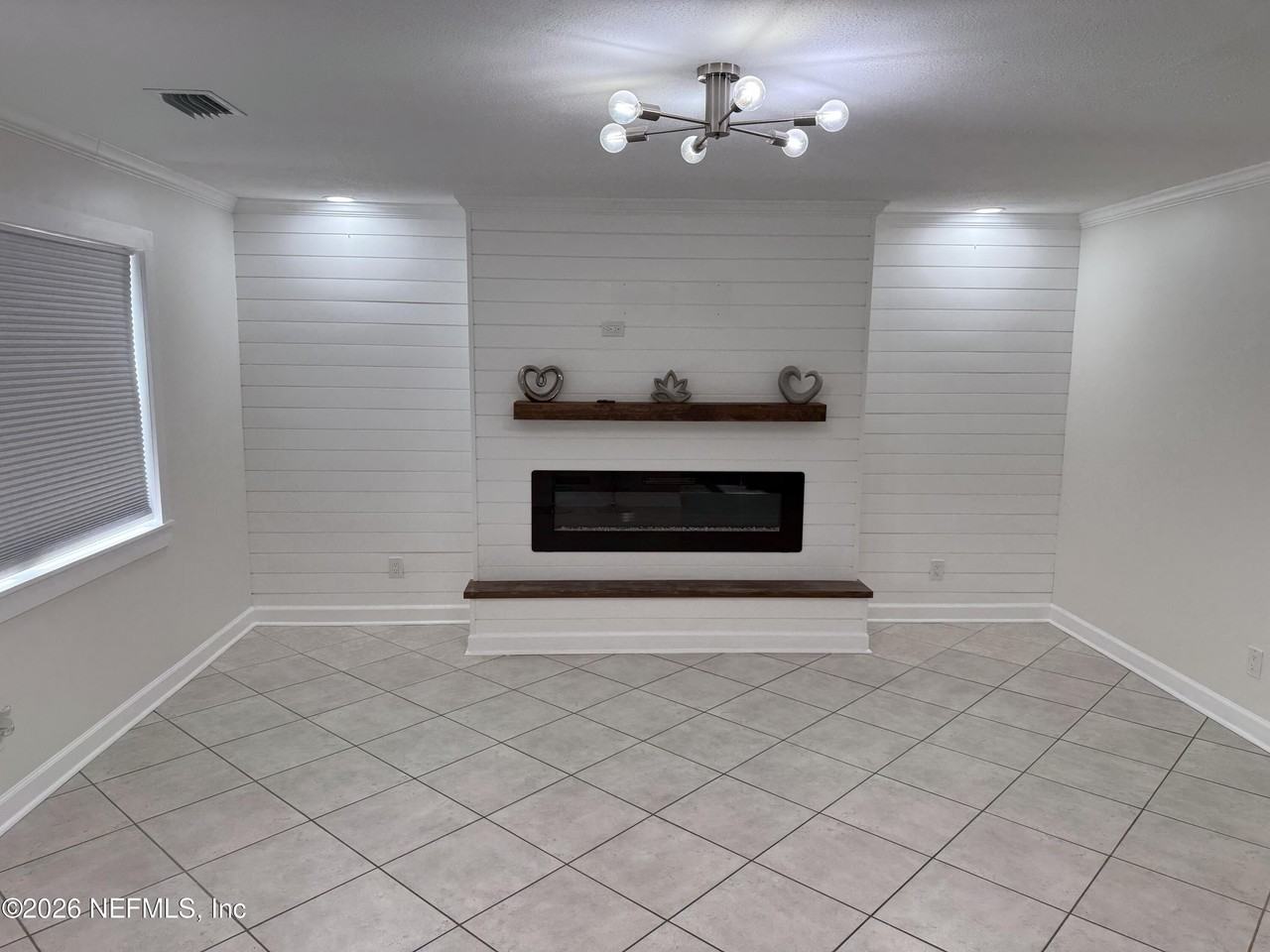 1324 Grandview Dr - Photo 5 of 19