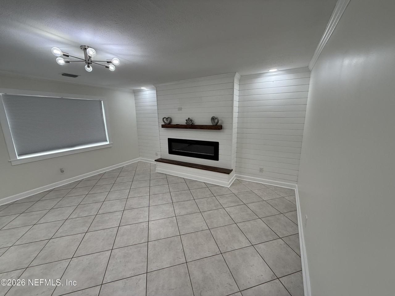 1324 Grandview Dr - Photo 6 of 19