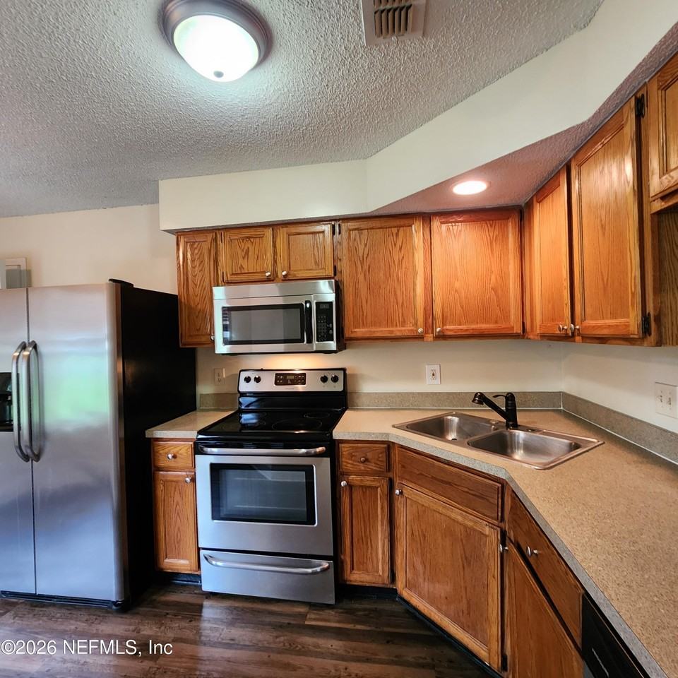 6941 Huntington Woods Cir W - Photo 5 of 20