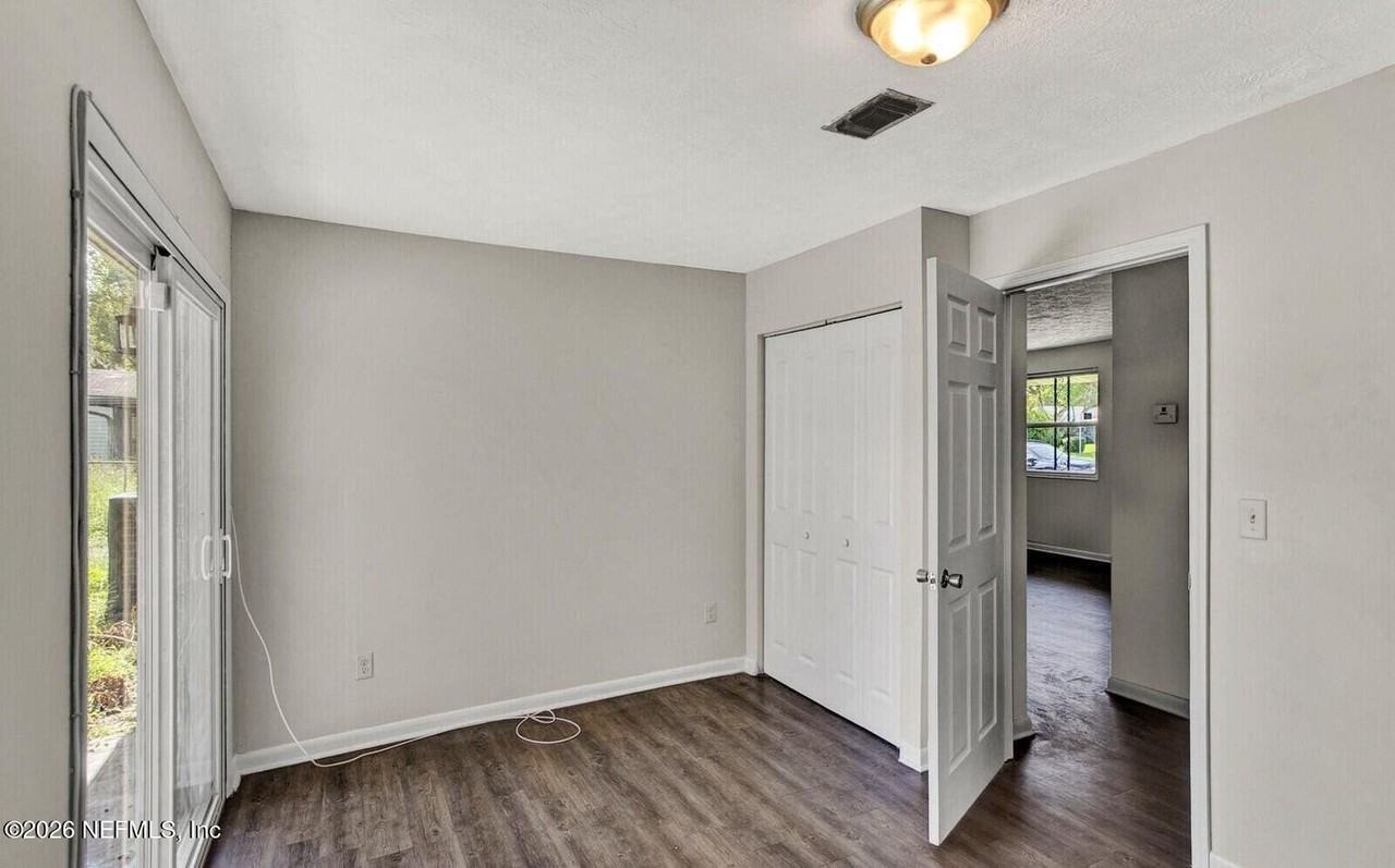 5013 Chivalry Dr - Photo 7 of 15