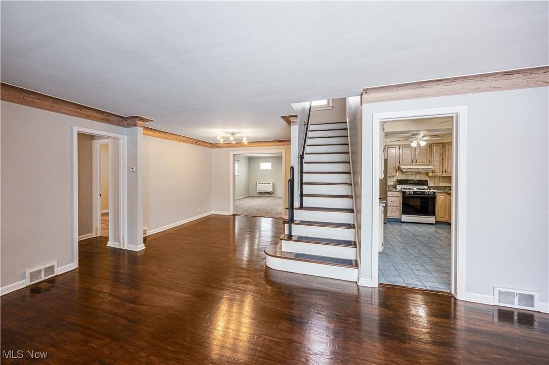 23211 Fernwood Dr - Photo 4 of 39