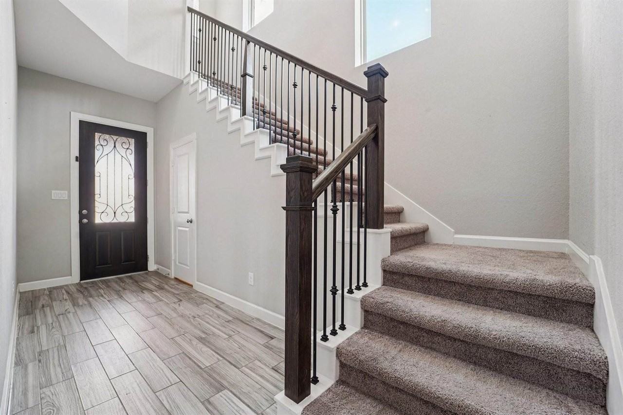 19751 Shinnery Ridge Ct - Photo 7 of 43