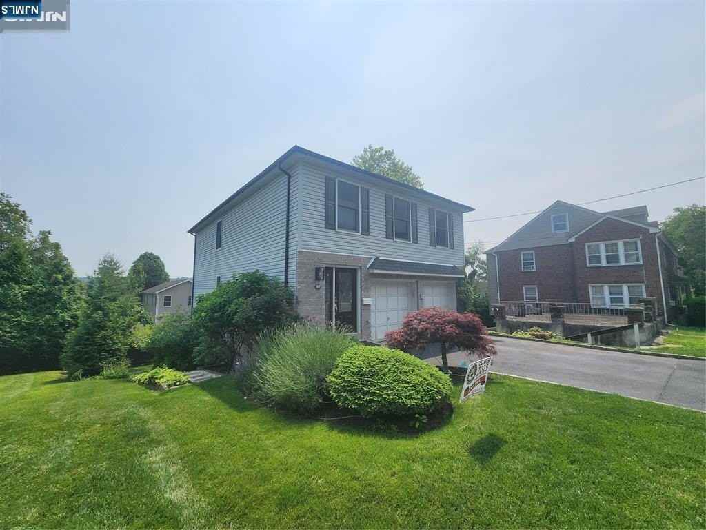 194 8th St - Photo 2 of 35