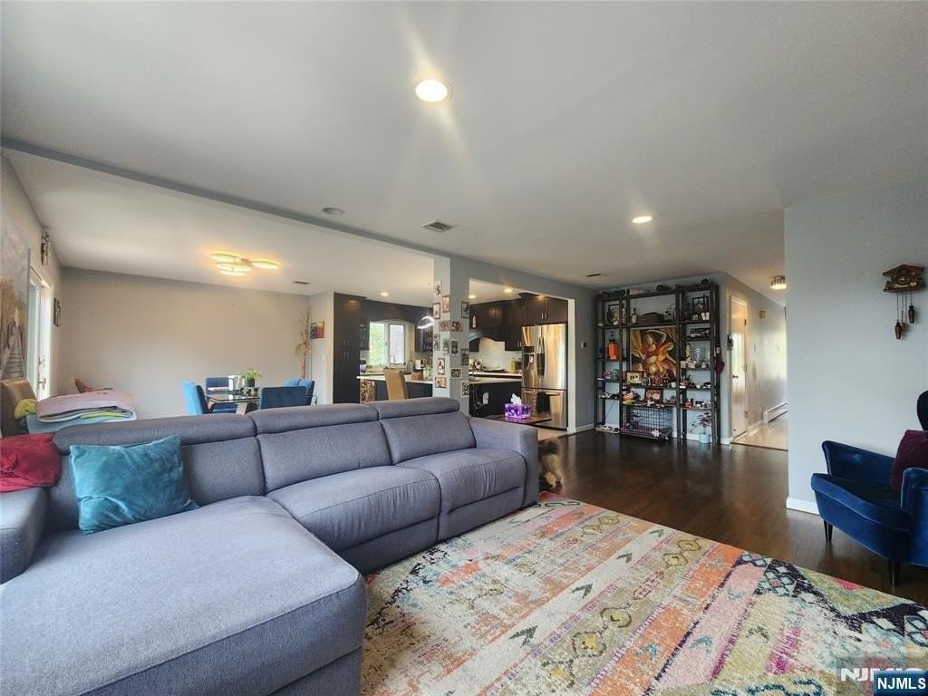 194 8th St - Photo 5 of 35