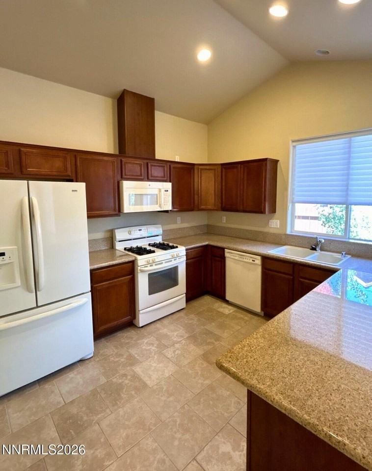 5718 Pumpkin Ridge Dr - Photo 2 of 13