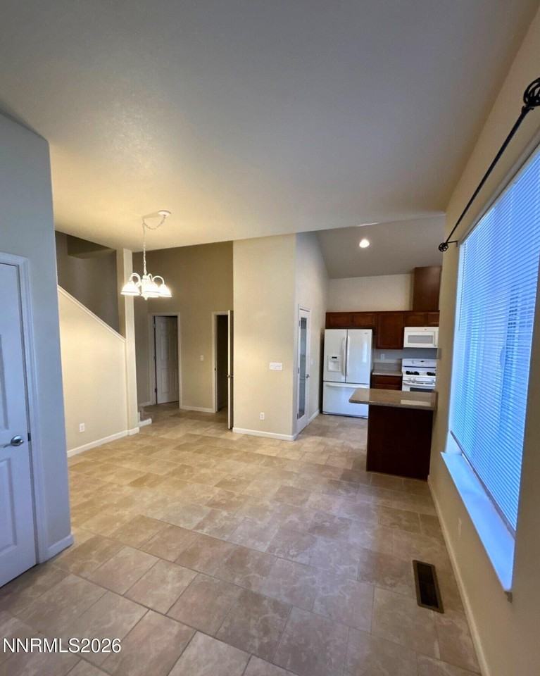 5718 Pumpkin Ridge Dr - Photo 4 of 13