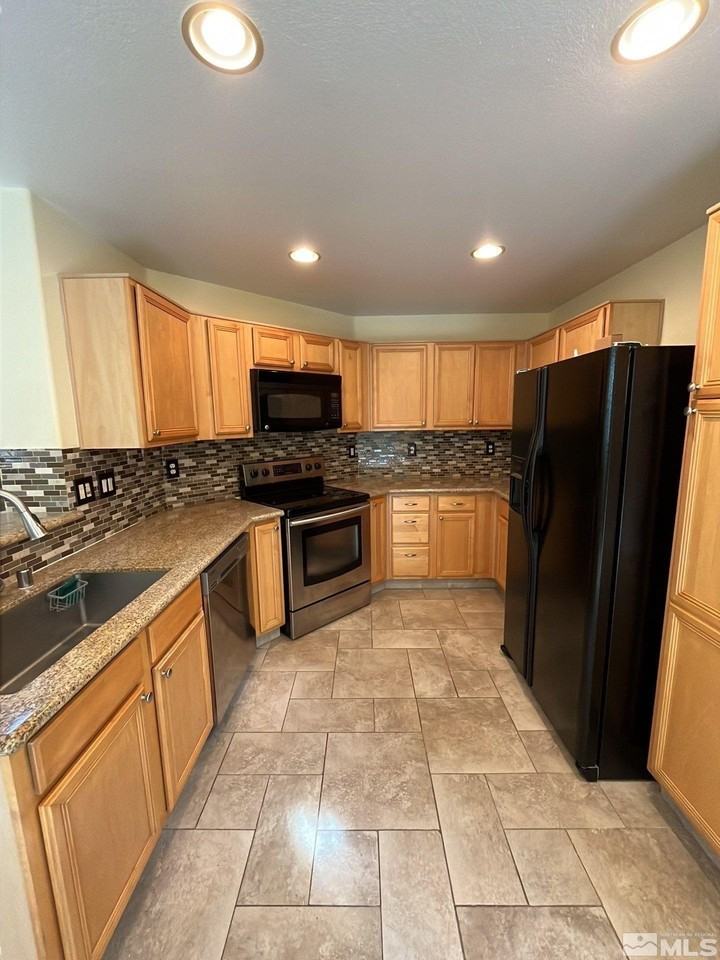 2551 Roman Dr - Photo 7 of 26