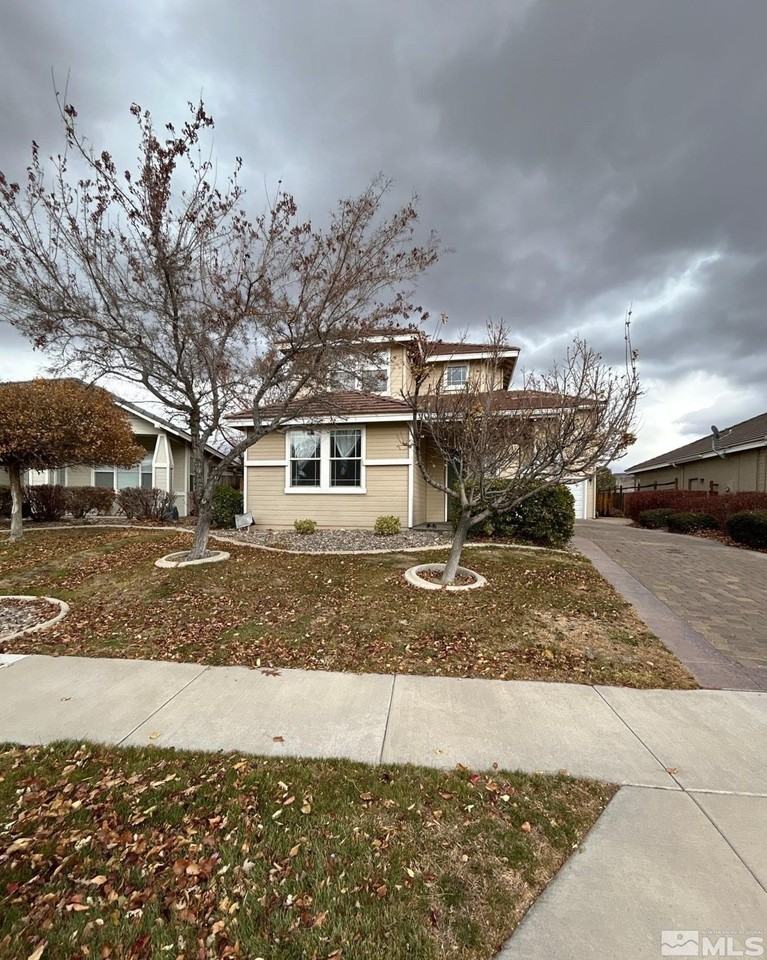 2760 Arrowsmith Dr - Photo 2 of 26