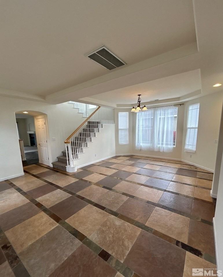 2760 Arrowsmith Dr - Photo 4 of 26