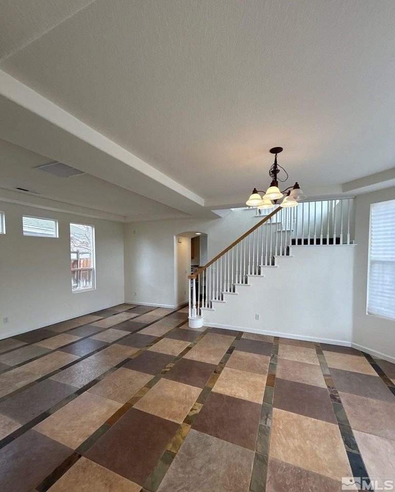 2760 Arrowsmith Dr - Photo 5 of 26