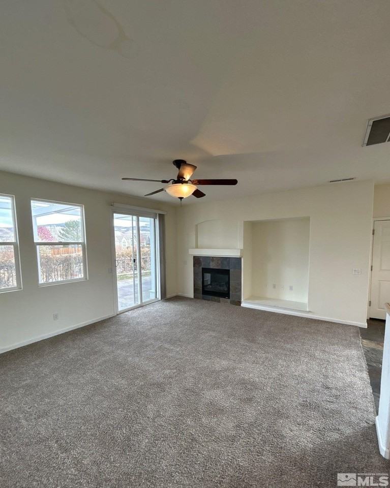 2760 Arrowsmith Dr - Photo 7 of 26