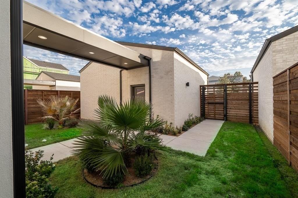 3321 Walchard Ct - Photo 5 of 40