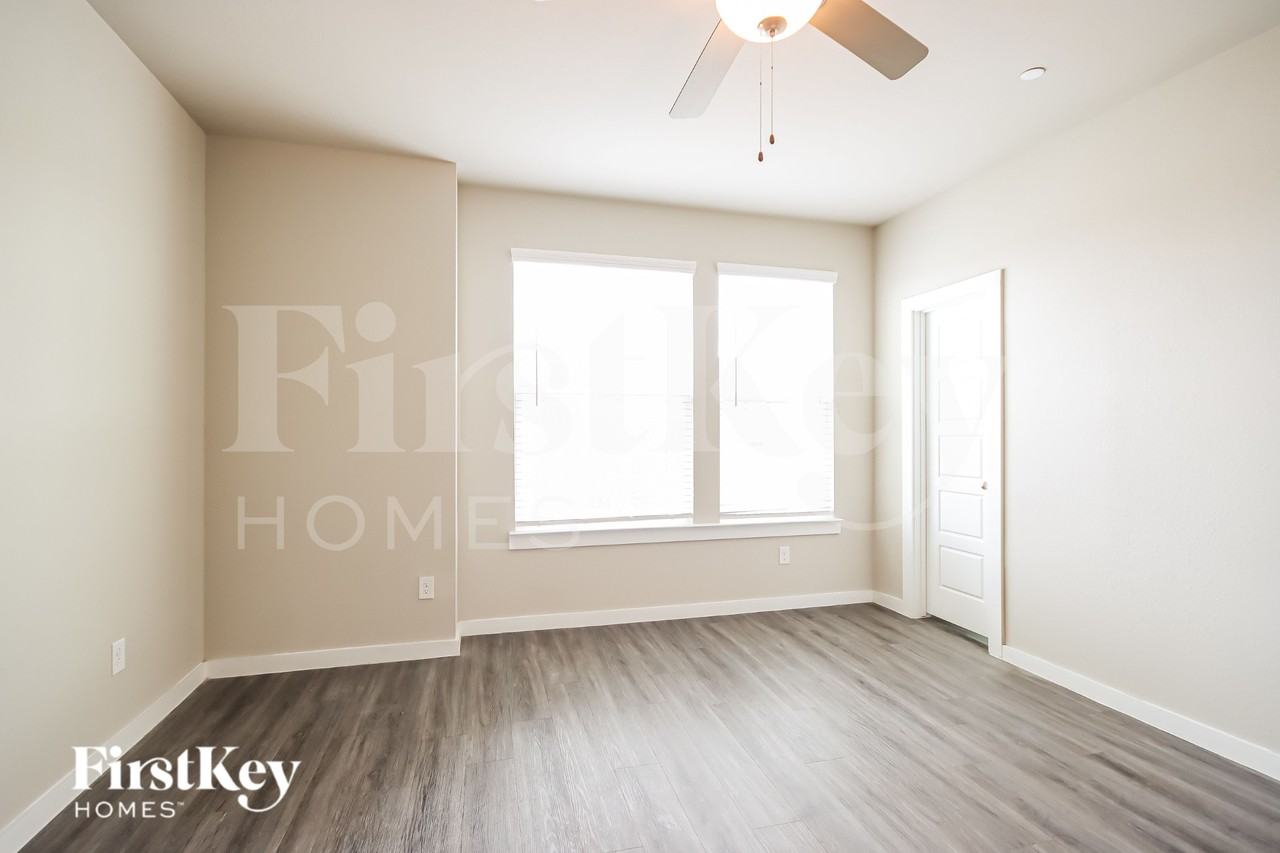 18403 Idyllic Aly - Photo 7 of 19