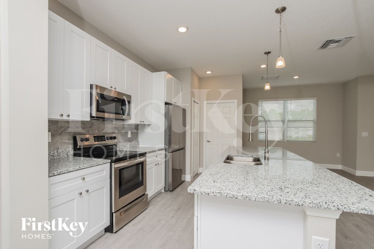 542 Reading St Se - Photo 6 of 16