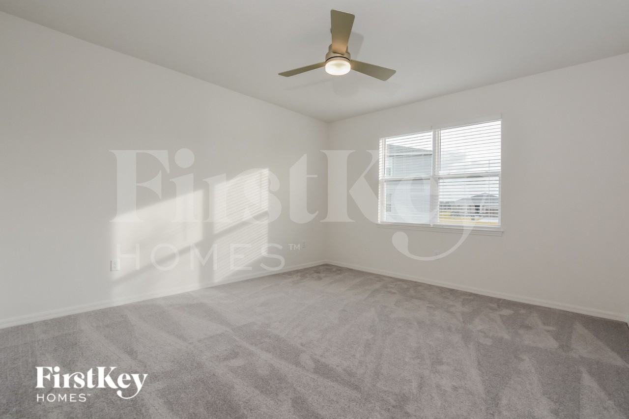 1215 Ponca Rd - Photo 6 of 16