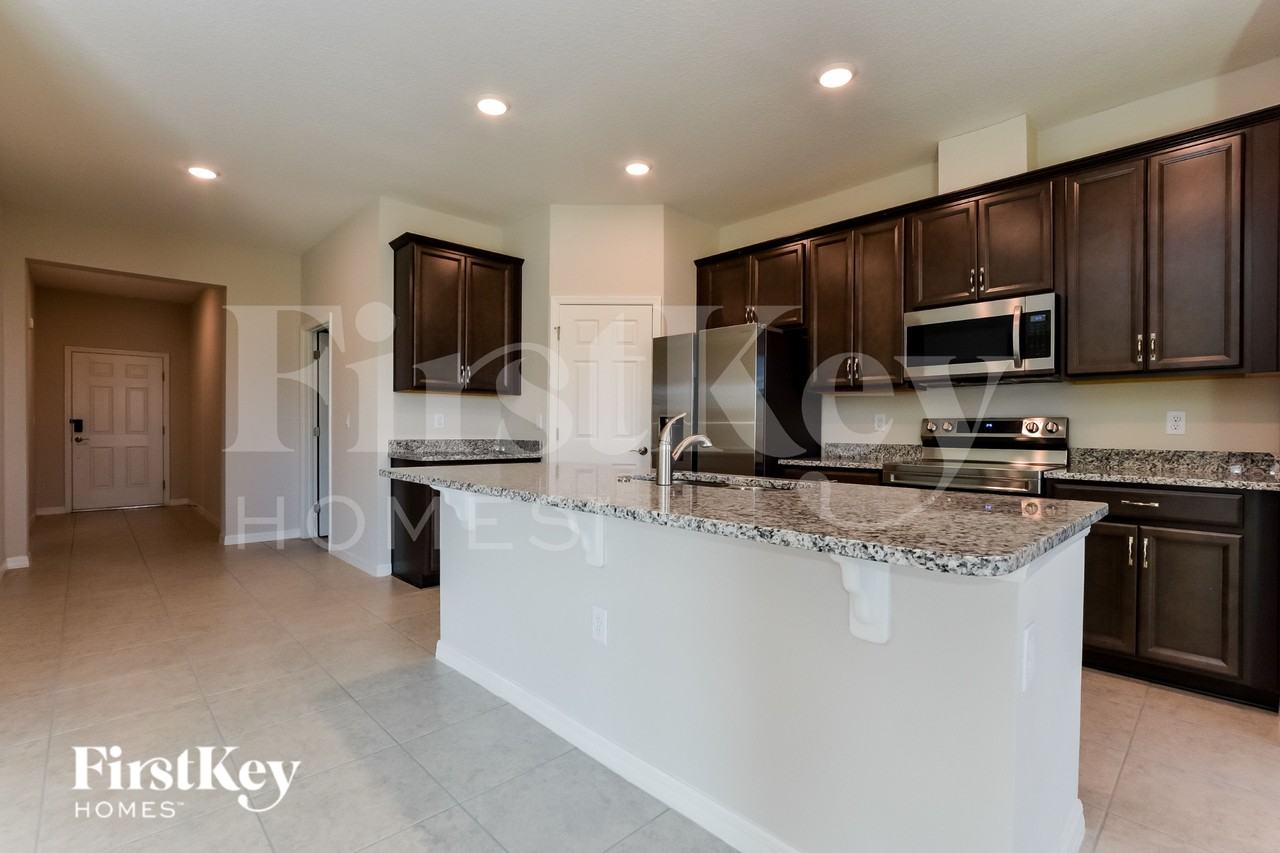 1261 Spokane Pt - Photo 5 of 19