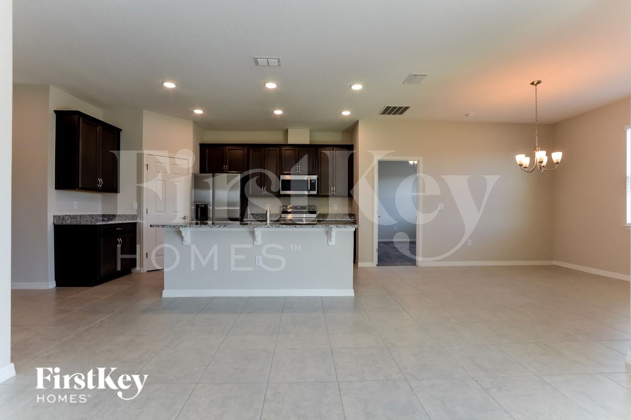 1261 Spokane Pt - Photo 6 of 19