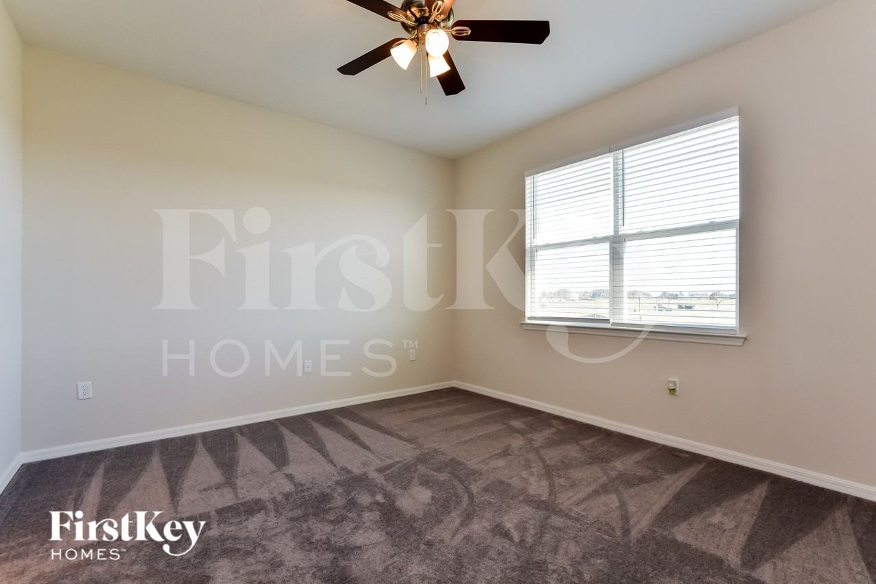 1261 Spokane Pt - Photo 7 of 19