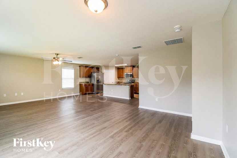 2037 Tyson Lake Dr - Photo 5 of 15