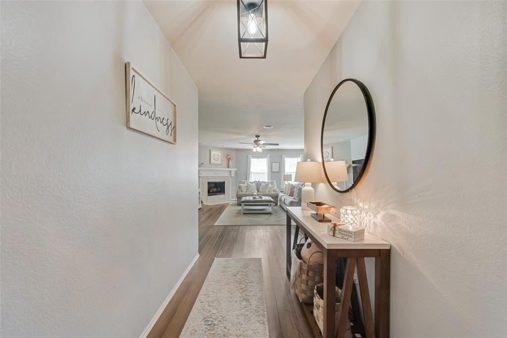 9805 Tanglebrush Dr - Photo 4 of 20