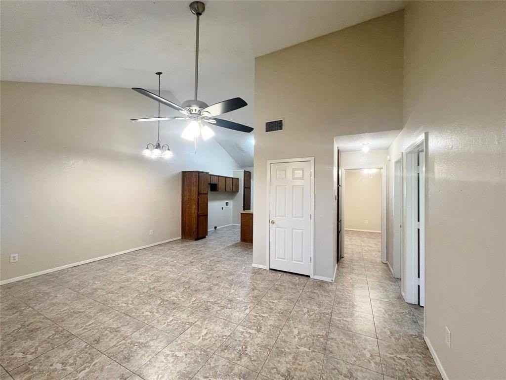 1108 Curtis Dr - Photo 3 of 16