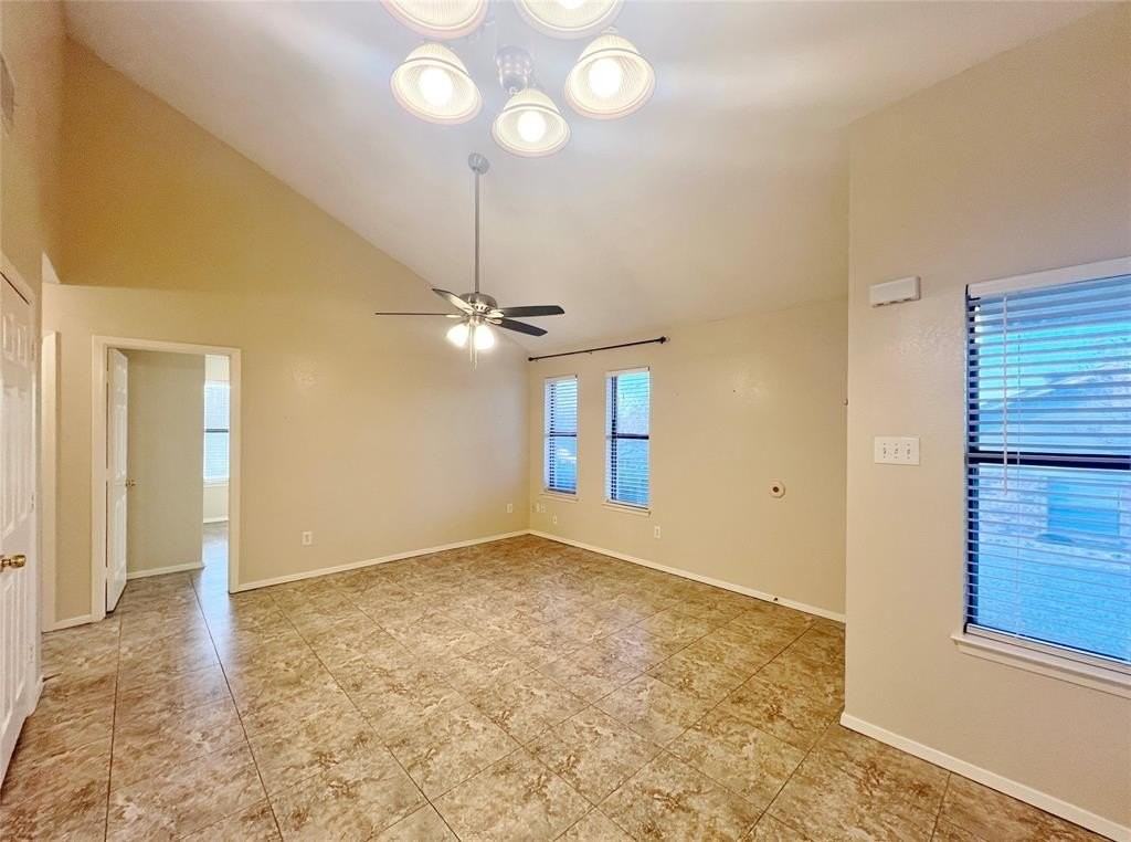 1108 Curtis Dr - Photo 4 of 16