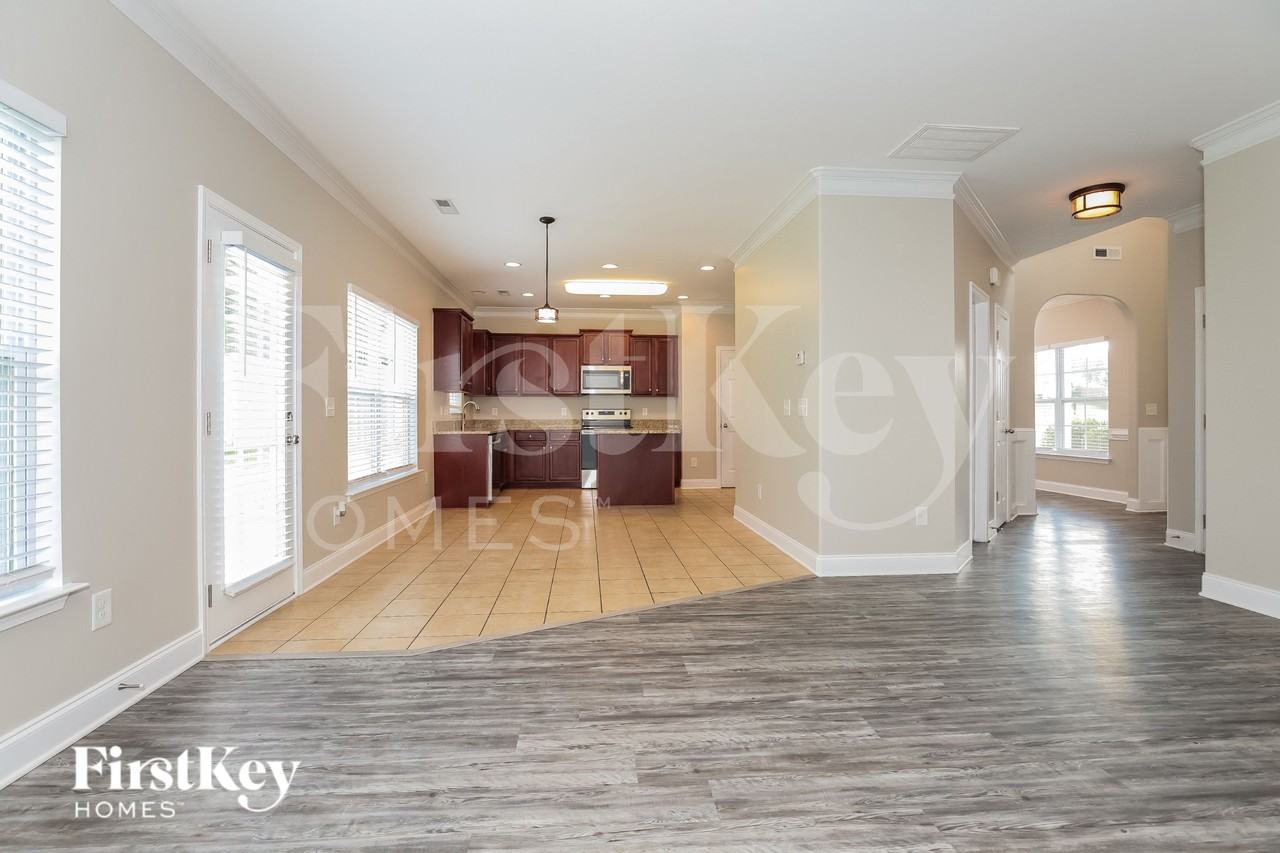 5416 Esher Dr - Photo 4 of 15