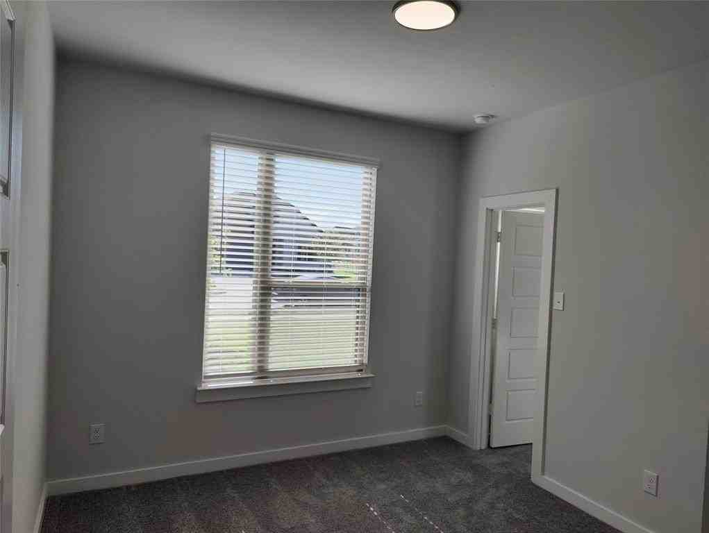 4005 Belton Ct - Photo 5 of 38