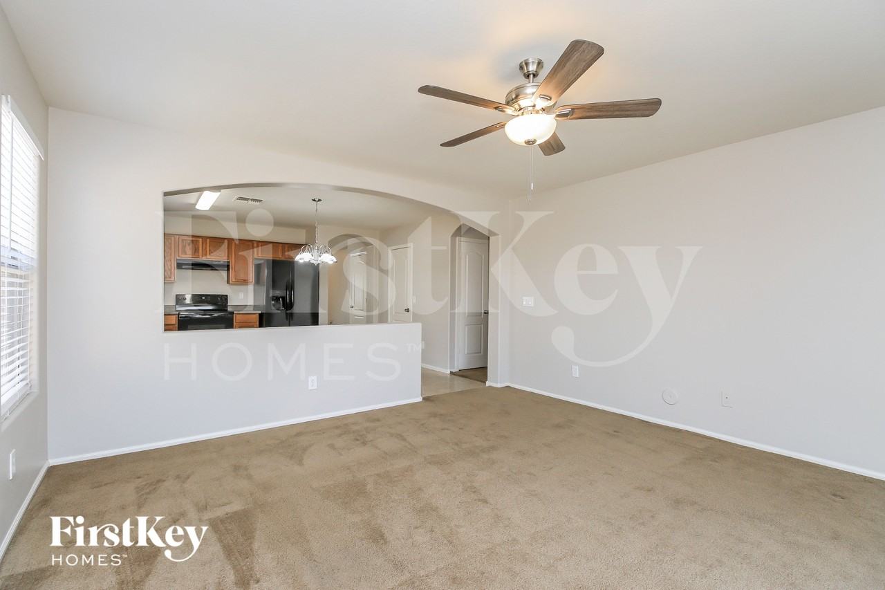 1742 E Leslie Ave - Photo 3 of 15