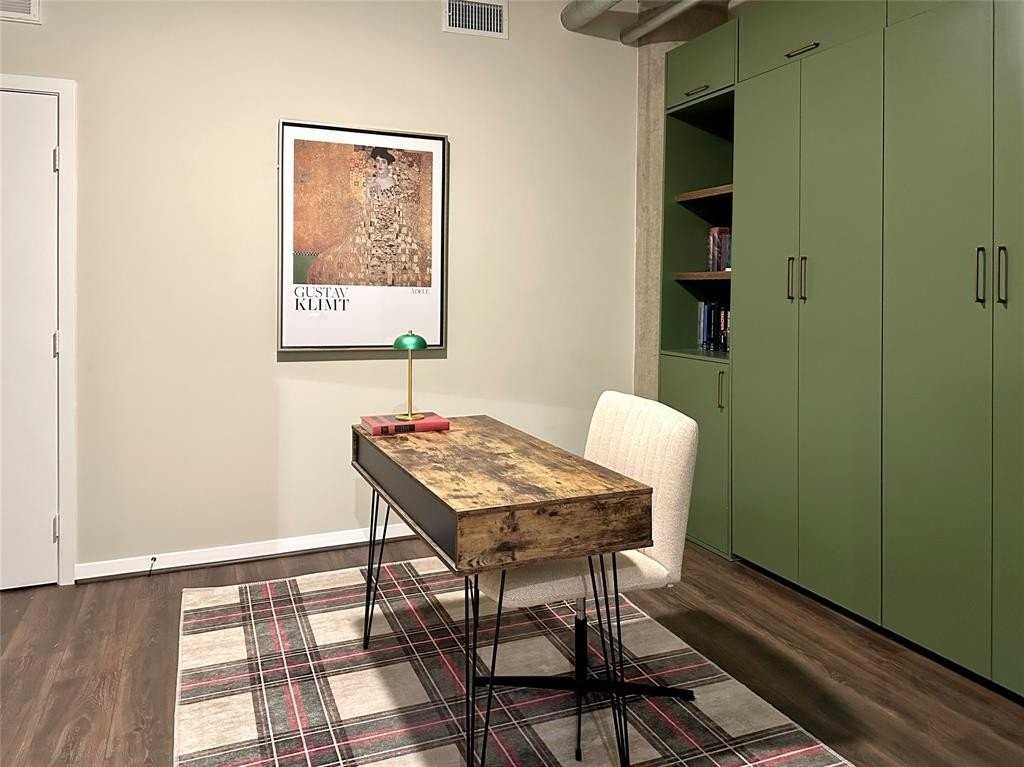 1001 Belleview St #307 - Photo 5 of 36