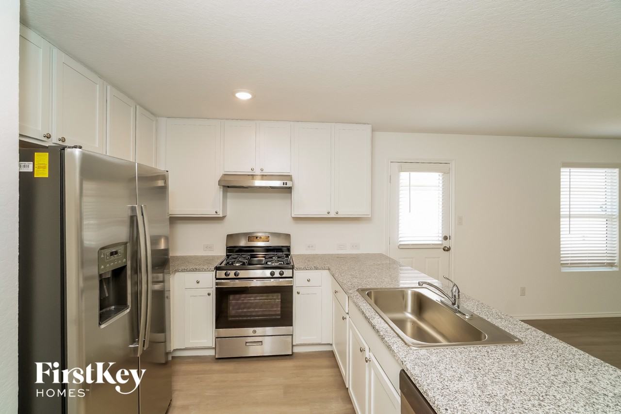 10414 Mcclintock Dr - Photo 6 of 15