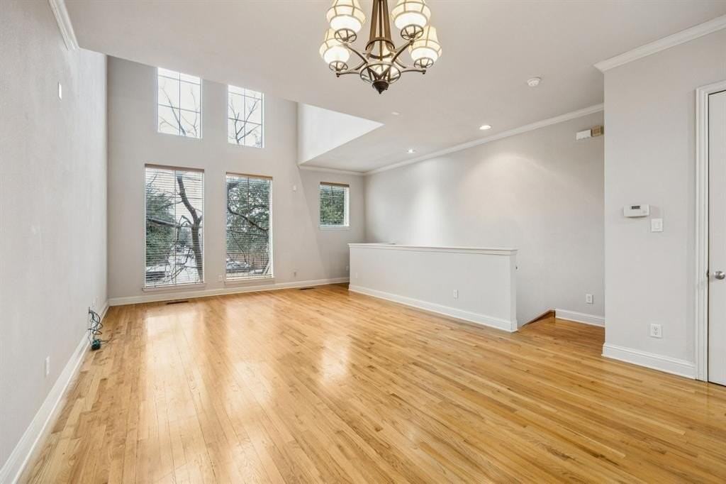 2028 N Haskell Ave - Photo 6 of 21