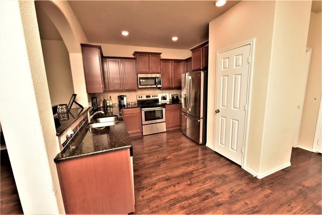 3217 Jackal Dr - Photo 3 of 27