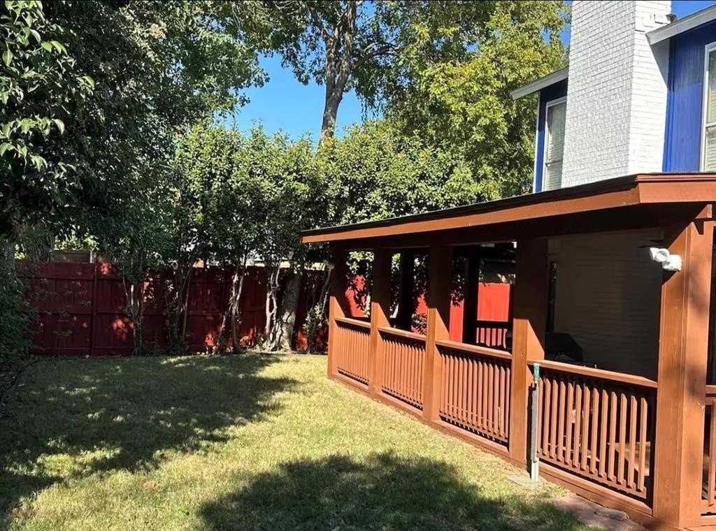 1709 Elk Grove Dr - Photo 3 of 31