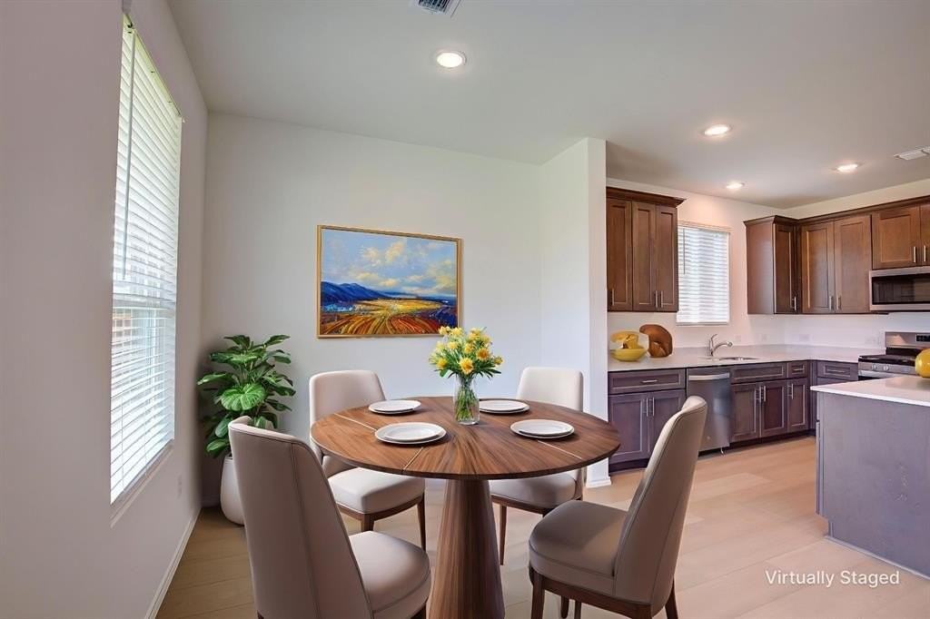 1426 Tramore Way - Photo 4 of 20