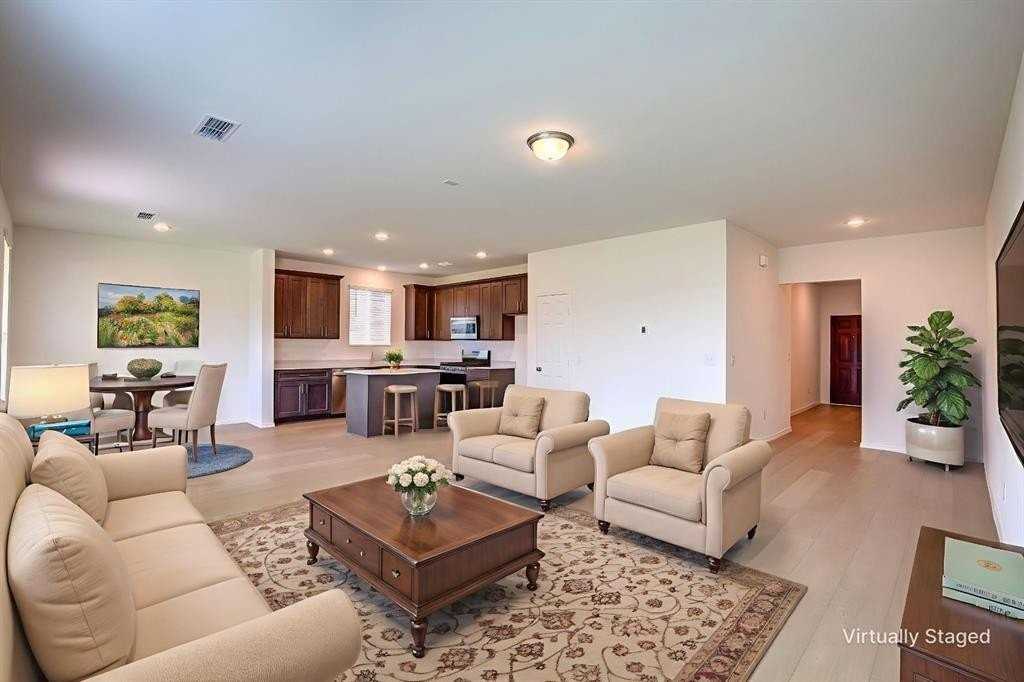 1426 Tramore Way - Photo 5 of 20