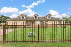 featured image of 2528 S 3rd St