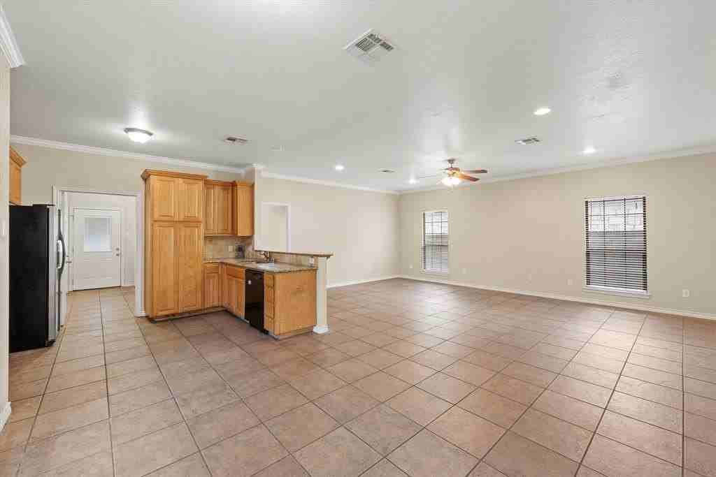 2528 S 3rd St - Photo 6 of 14