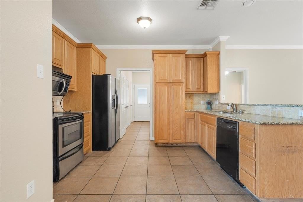 2528 S 3rd St - Photo 7 of 14