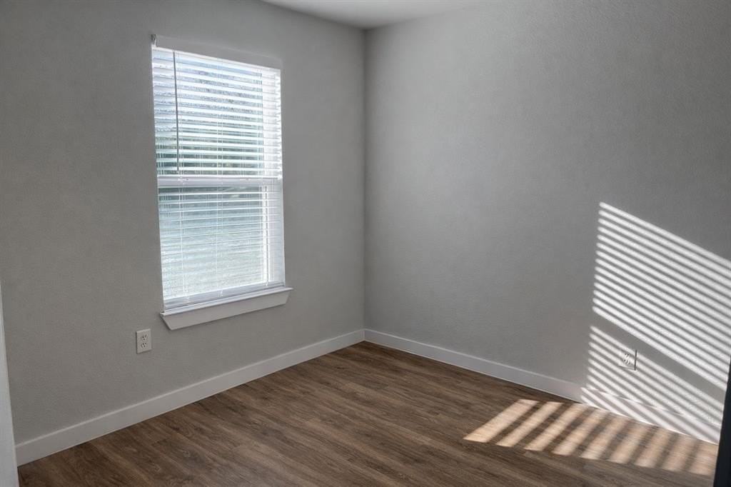 383 Mcilrath - Photo 2 of 11