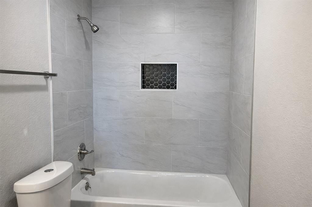 383 Mcilrath - Photo 4 of 11