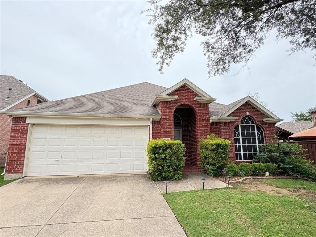 2317 Killarney Dr - Photo 2 of 20