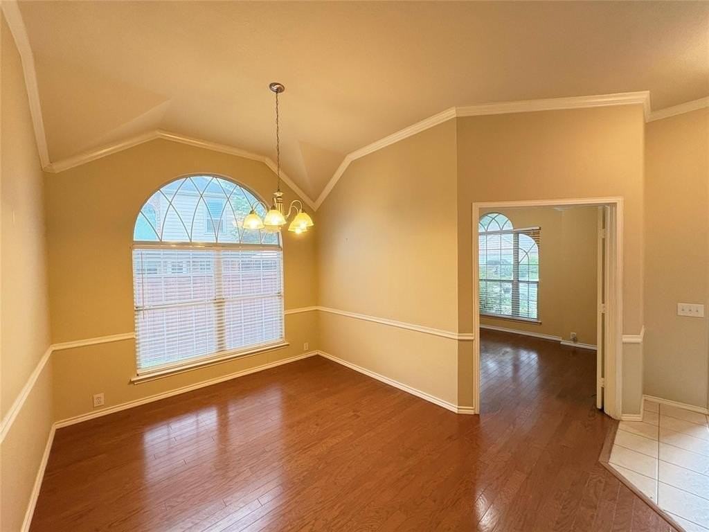 2317 Killarney Dr - Photo 4 of 20