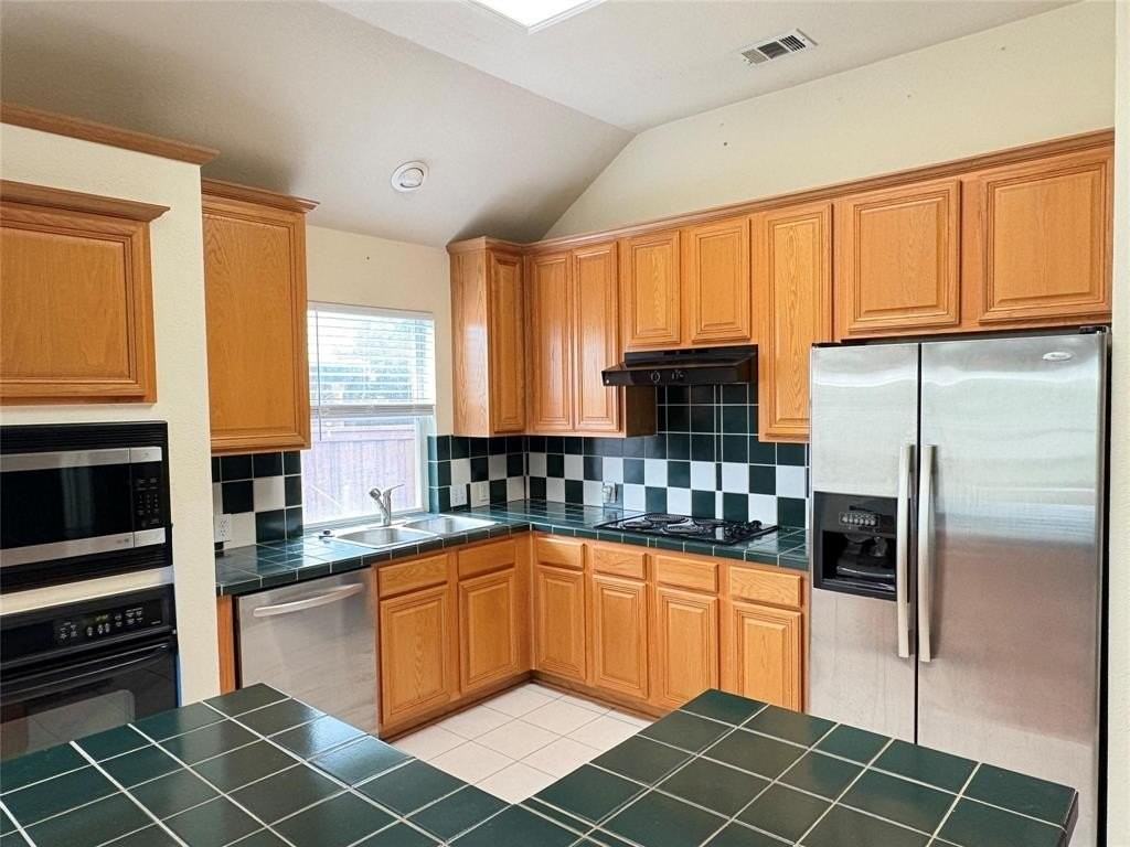 2317 Killarney Dr - Photo 6 of 20