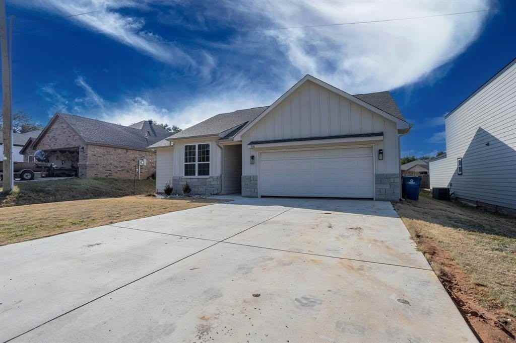 5116 Stoneridge Dr - Photo 3 of 36