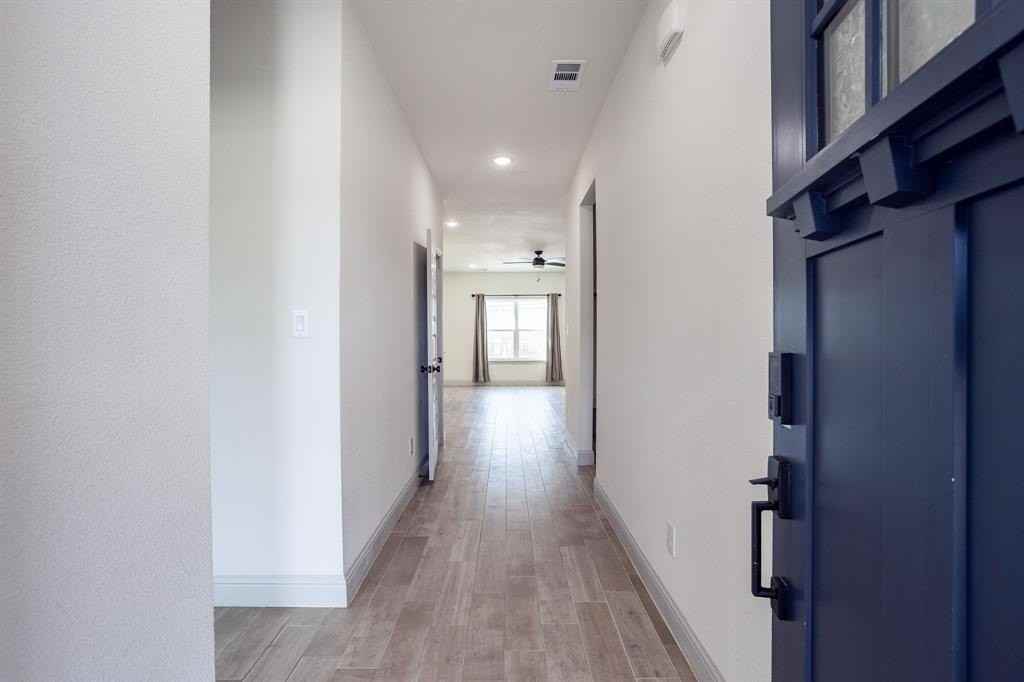 5116 Stoneridge Dr - Photo 5 of 36